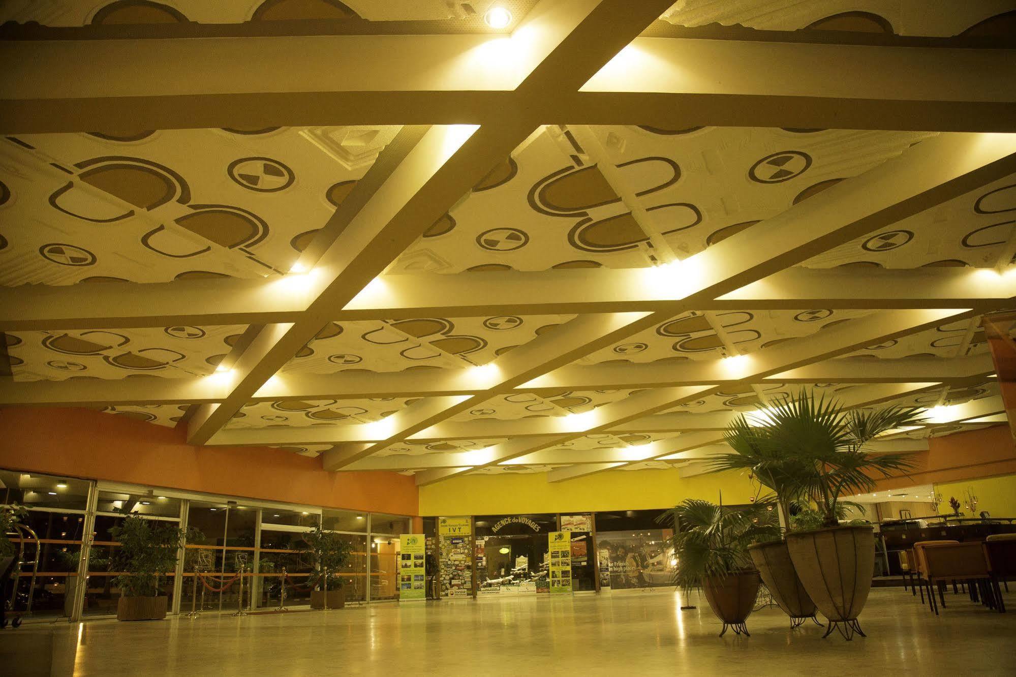 Heden Golf Hotel Abidjan Bagian luar foto